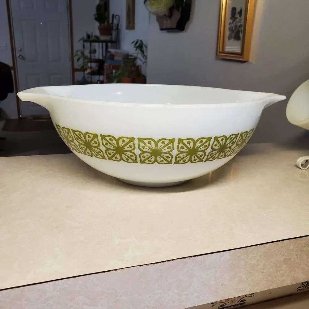 Pyrex Cinderella Autumn Verde Floral 4 Qt Green Square Flowers 444 Opal